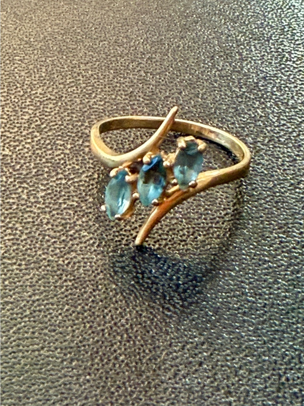 Vintage 14k gold aquamarine ring 2.4g